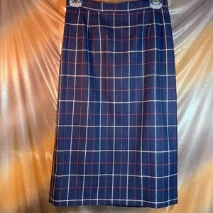 VINTAGE 80’s blue plaid wool skirt. 26” length  159 23”‎ waist.